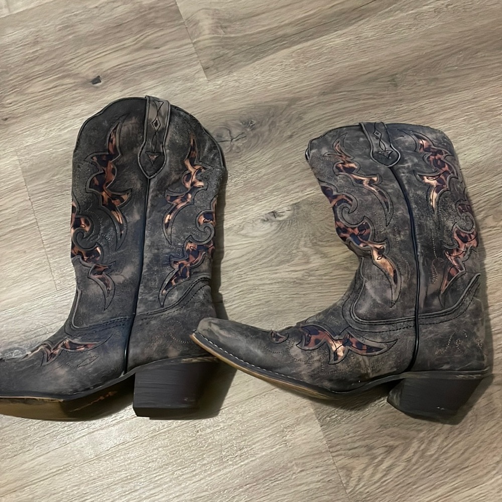 Laredo cheetah print cowboy boots